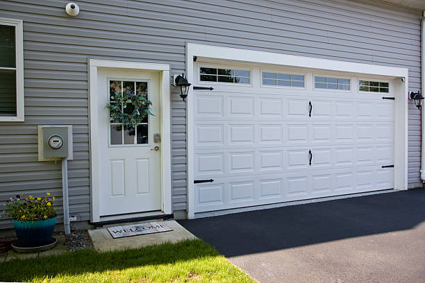 24/7 Emergency Garage Door Maintenance experts in New Canaan, CT